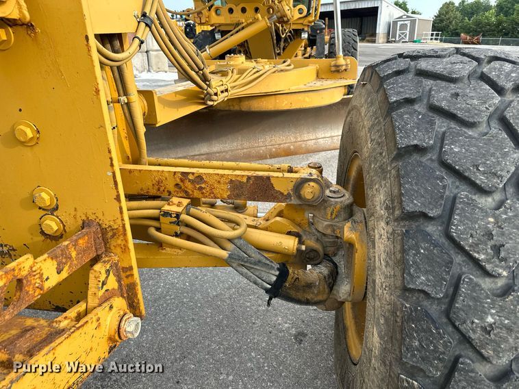image for item DO5110 2004 Caterpillar 143H  motor grader