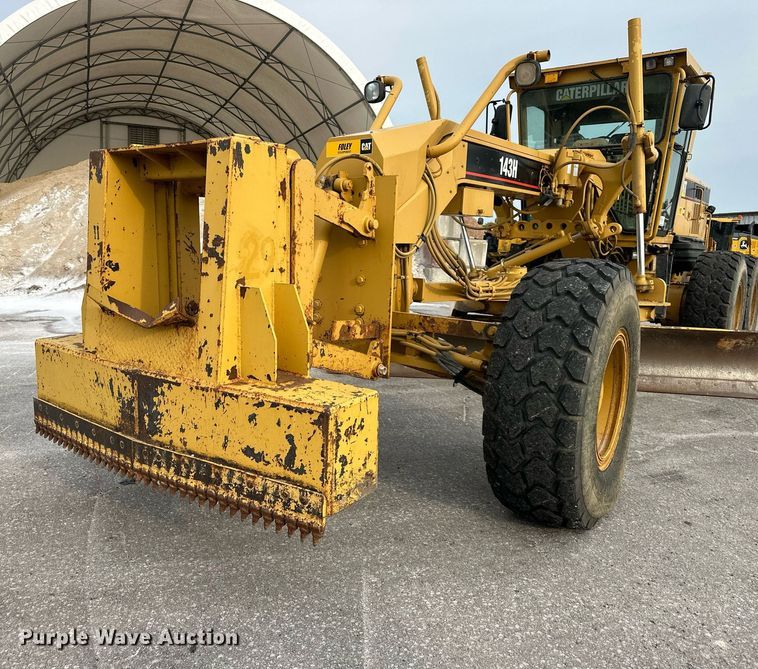 image for item DO5110 2004 Caterpillar 143H  motor grader