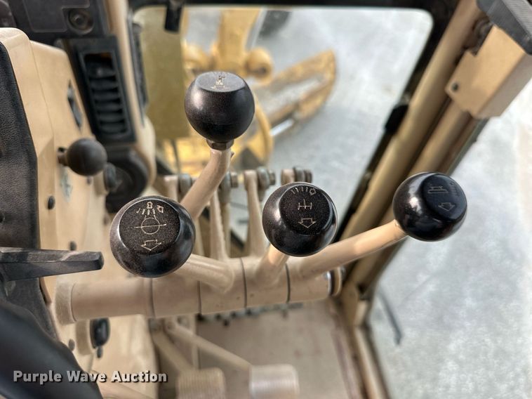 image for item DO5110 2004 Caterpillar 143H  motor grader