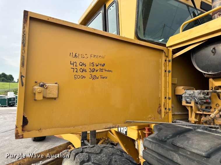 image for item DO5110 2004 Caterpillar 143H  motor grader