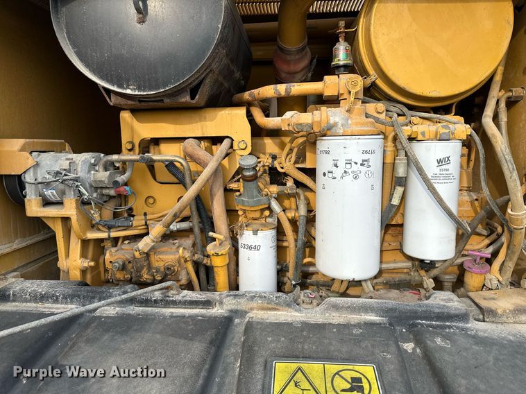 image for item DO5110 2004 Caterpillar 143H  motor grader