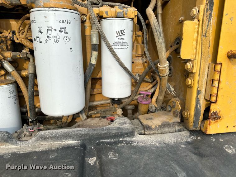 image for item DO5110 2004 Caterpillar 143H  motor grader