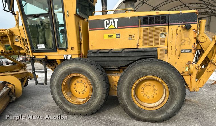 image for item DO5110 2004 Caterpillar 143H  motor grader