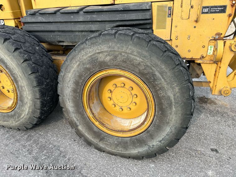 image for item DO5110 2004 Caterpillar 143H  motor grader