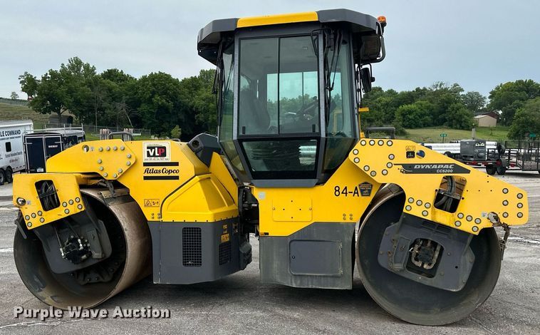 image for item DO5113 Dynapac CC5200  double drum vibratory roller