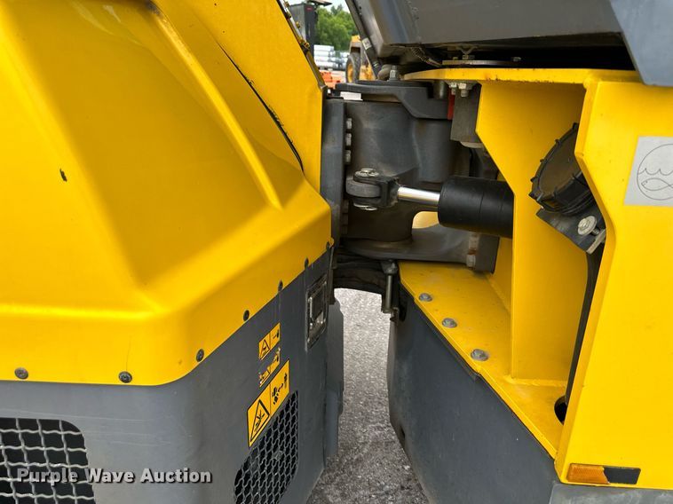 image for item DO5113 Dynapac CC5200  double drum vibratory roller