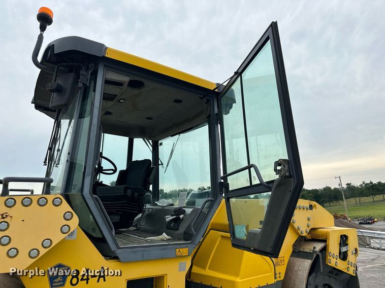 image for item DO5113 Dynapac CC5200  double drum vibratory roller