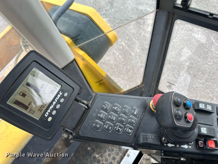 image for item DO5113 Dynapac CC5200  double drum vibratory roller