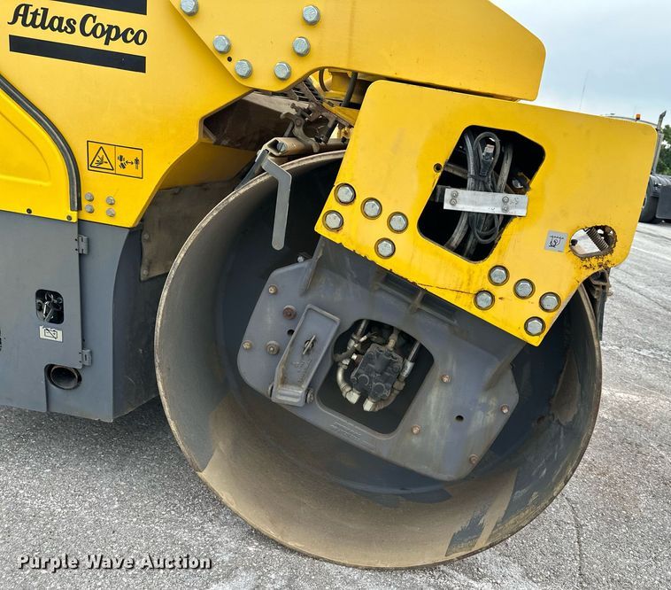 image for item DO5113 Dynapac CC5200  double drum vibratory roller