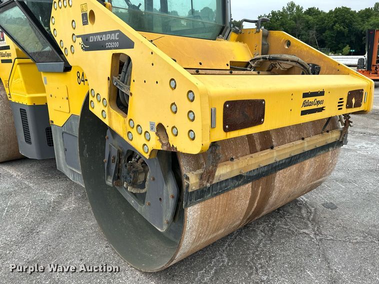 image for item DO5113 Dynapac CC5200  double drum vibratory roller