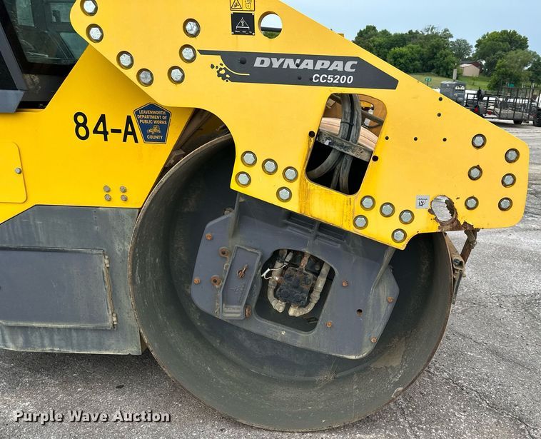 image for item DO5113 Dynapac CC5200  double drum vibratory roller