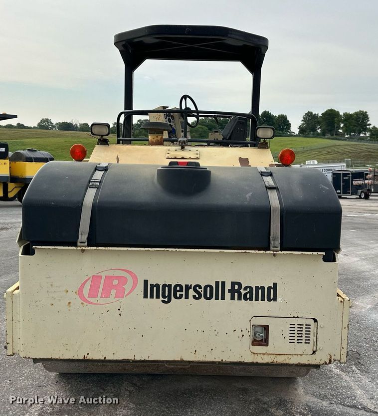 image for item DO5114 2003 Ingersoll Rand DD-90  double drum vibratory roller