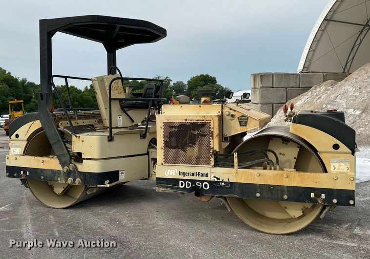image for item DO5114 2003 Ingersoll Rand DD-90  double drum vibratory roller