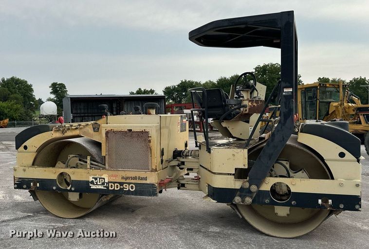 image for item DO5114 2003 Ingersoll Rand DD-90  double drum vibratory roller
