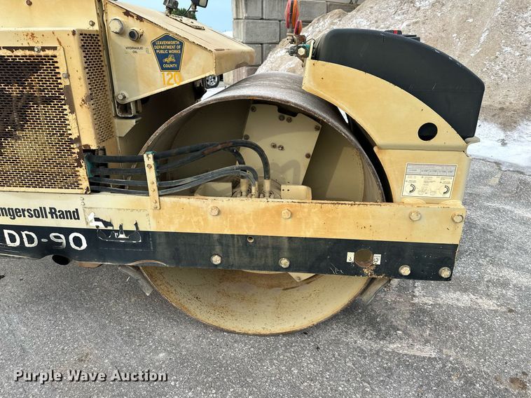 image for item DO5114 2003 Ingersoll Rand DD-90  double drum vibratory roller