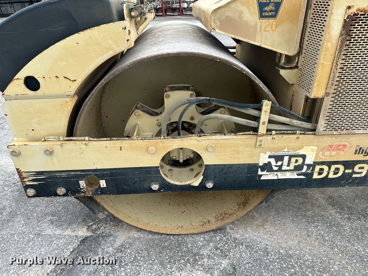 image for item DO5114 2003 Ingersoll Rand DD-90  double drum vibratory roller
