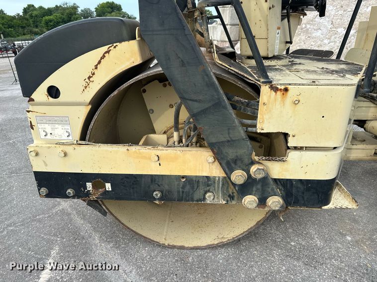 image for item DO5114 2003 Ingersoll Rand DD-90  double drum vibratory roller