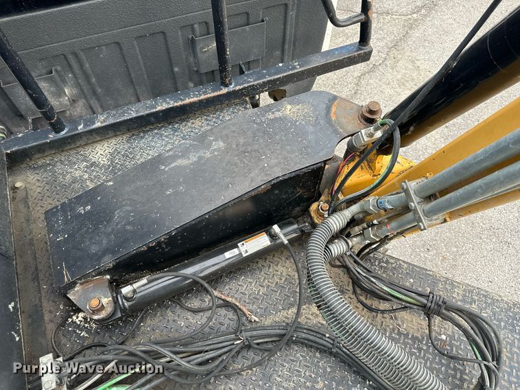 image for item DO5115 2015 Ford F550 Super Duty  flatbed truck with side boom mower