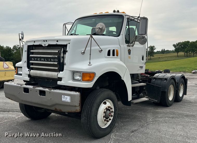 image for item DO5116 2006 Sterling L-Line  semi truck