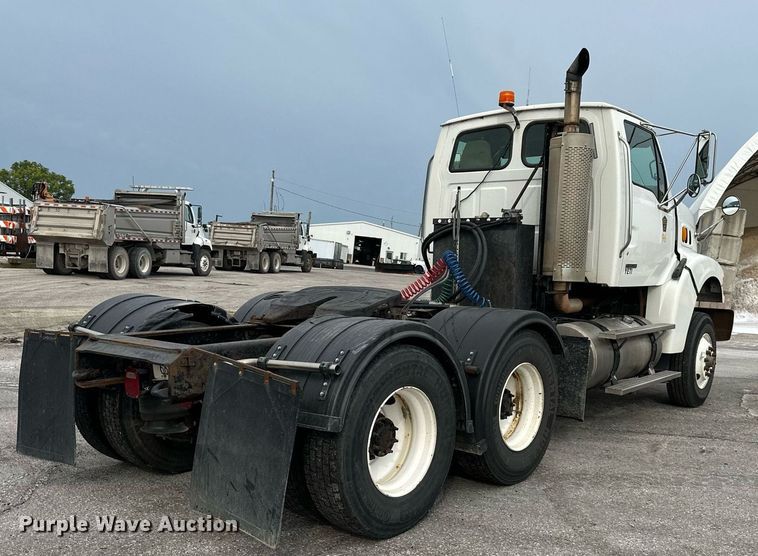 image for item DO5116 2006 Sterling L-Line  semi truck