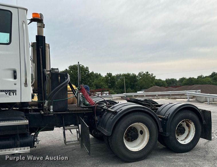 image for item DO5116 2006 Sterling L-Line  semi truck