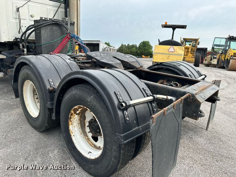 image for item DO5116 2006 Sterling L-Line  semi truck