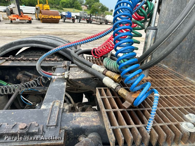 image for item DO5116 2006 Sterling L-Line  semi truck