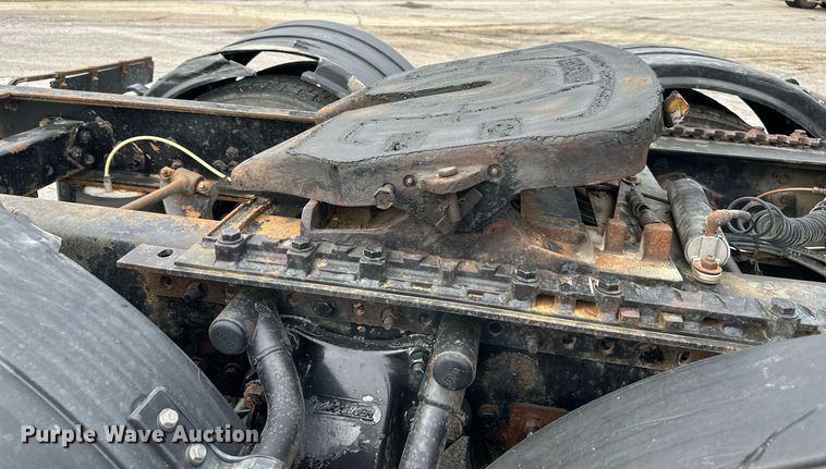 image for item DO5116 2006 Sterling L-Line  semi truck