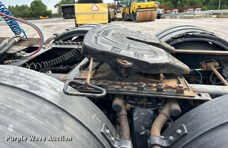 image for item DO5116 2006 Sterling L-Line  semi truck