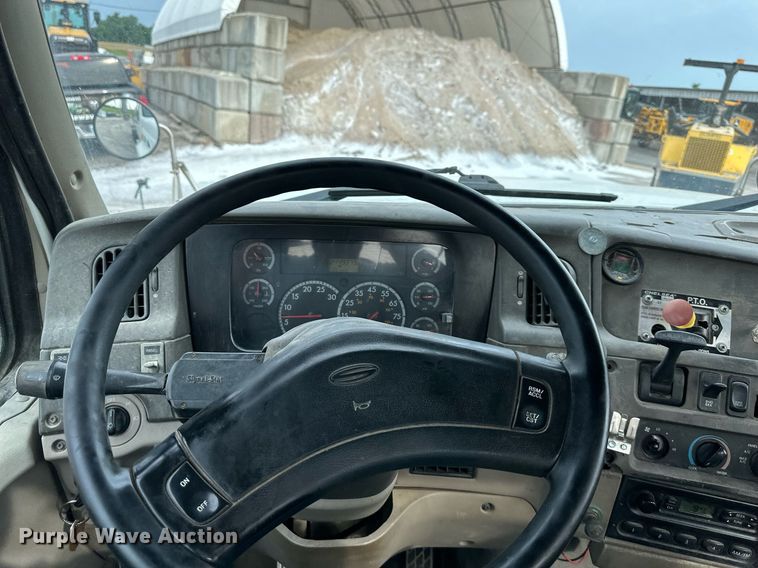 image for item DO5116 2006 Sterling L-Line  semi truck