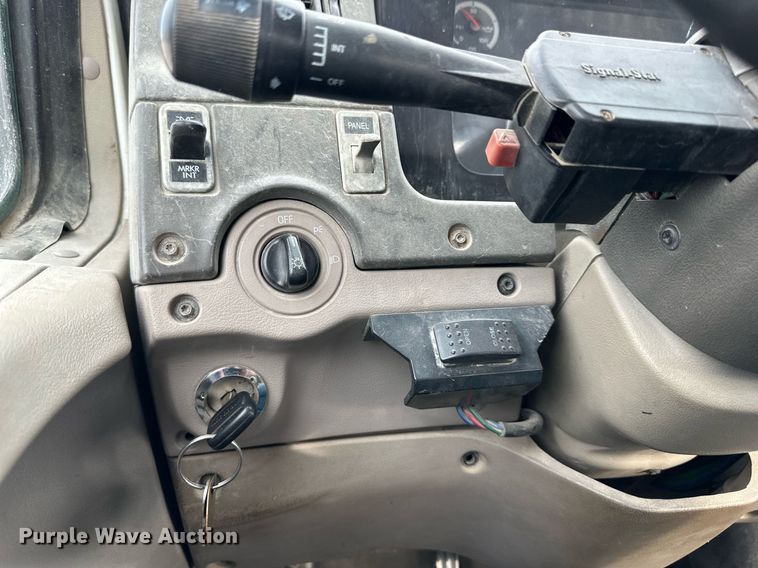 image for item DO5116 2006 Sterling L-Line  semi truck