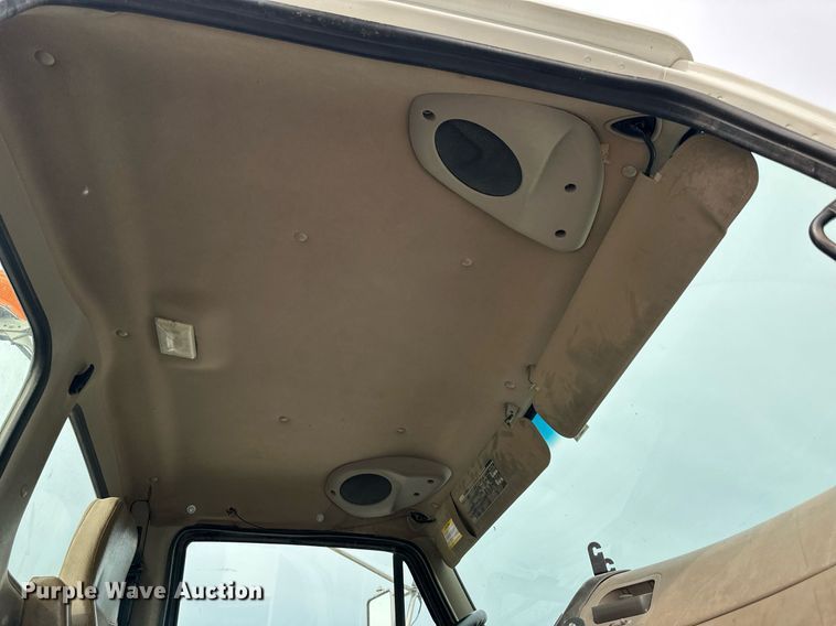 image for item DO5116 2006 Sterling L-Line  semi truck