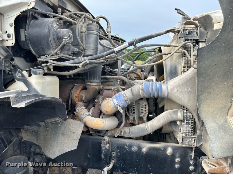 image for item DO5116 2006 Sterling L-Line  semi truck