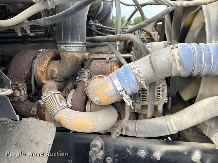 image for item DO5116 2006 Sterling L-Line  semi truck