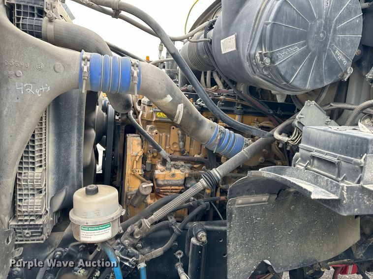 image for item DO5116 2006 Sterling L-Line  semi truck