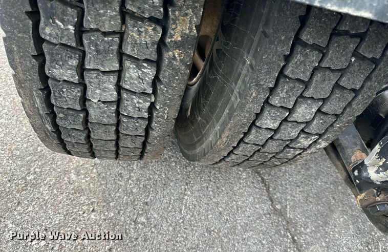 image for item DO5116 2006 Sterling L-Line  semi truck