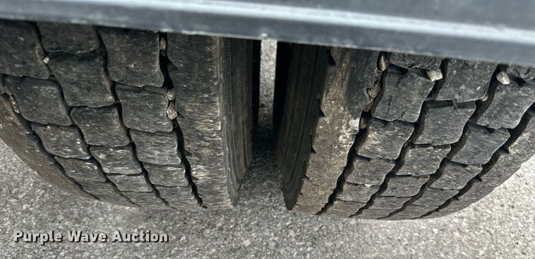 image for item DO5116 2006 Sterling L-Line  semi truck