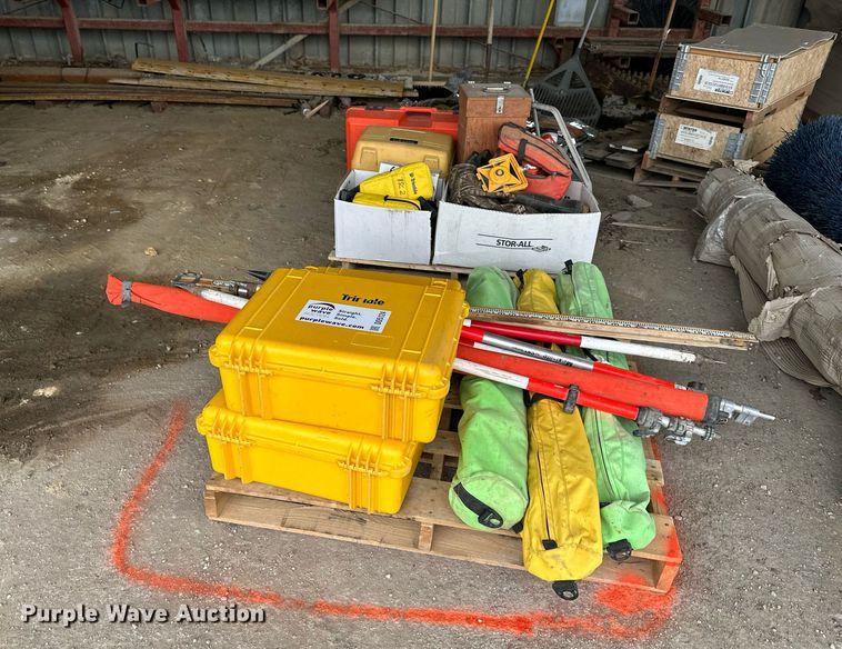 image for item DO5124 Surveying equipment