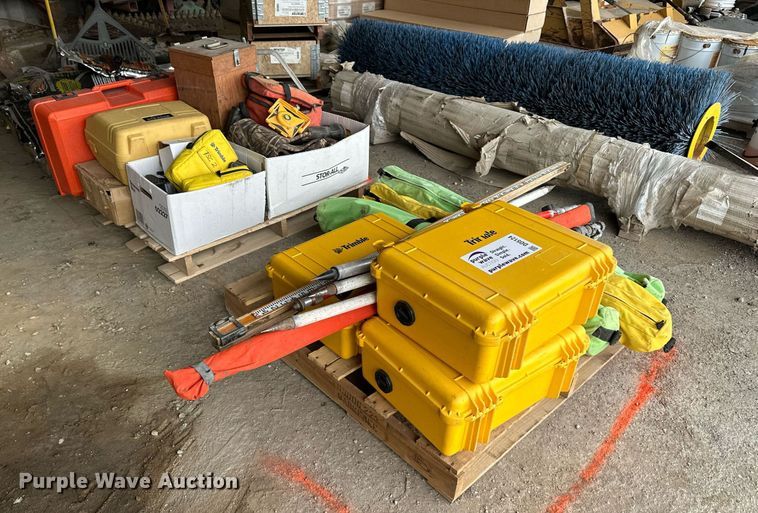 image for item DO5124 Surveying equipment