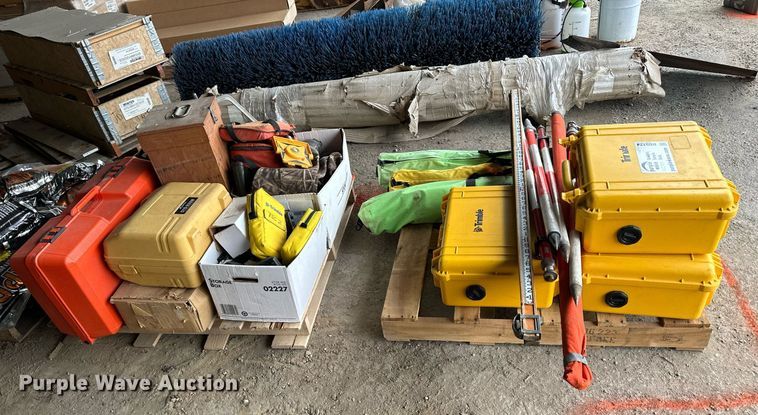 image for item DO5124 Surveying equipment