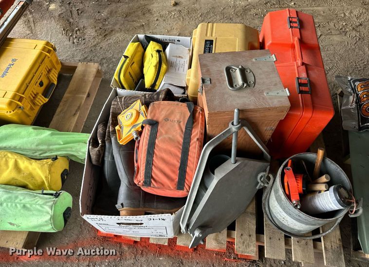 image for item DO5124 Surveying equipment