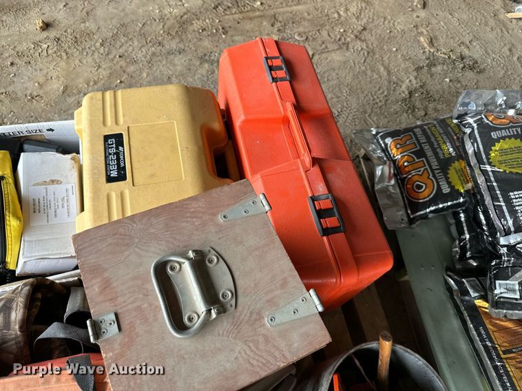 image for item DO5124 Surveying equipment