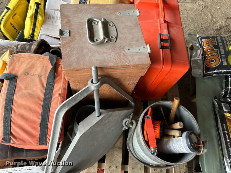 image for item DO5124 Surveying equipment