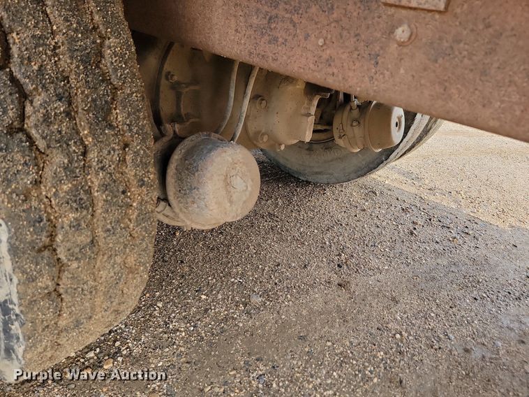 image for item DQ7468 1983 International F1954  tank truck