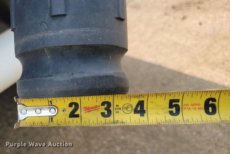 image for item DQ7468 1983 International F1954  tank truck