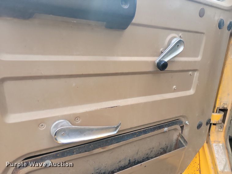 image for item DQ7468 1983 International F1954  tank truck