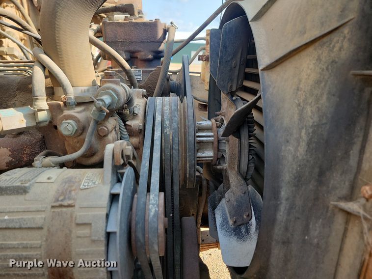 image for item DQ7468 1983 International F1954  tank truck