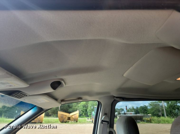 image for item DQ7469 2002 Chevrolet Venture  van