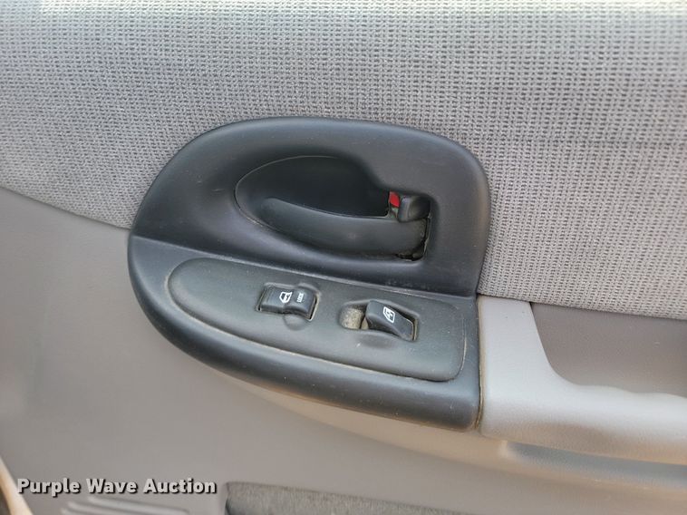 image for item DQ7469 2002 Chevrolet Venture  van