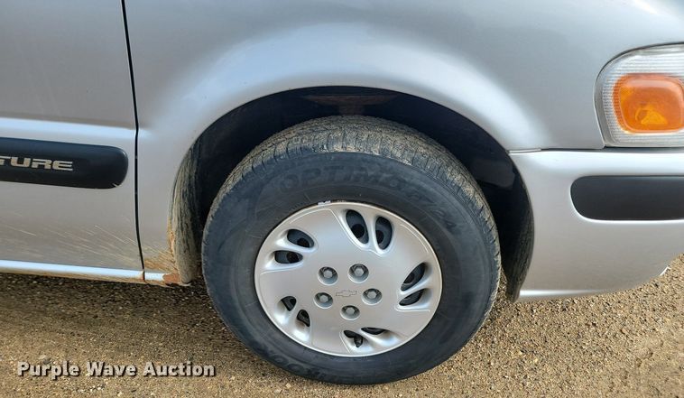 image for item DQ7469 2002 Chevrolet Venture  van